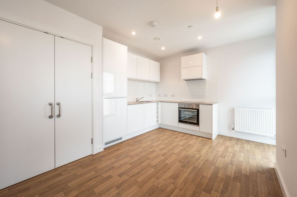 Property photo 2 of 18
