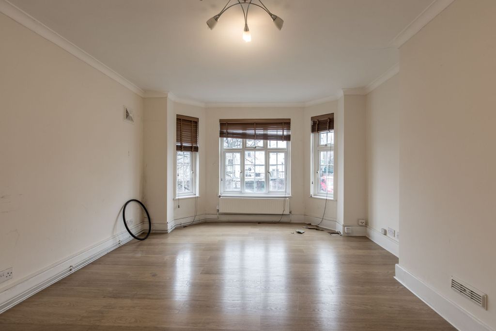 Property photo 2 of 10 Living_Room