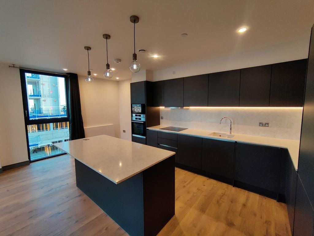 Property photo 2 of 15 Kitchen