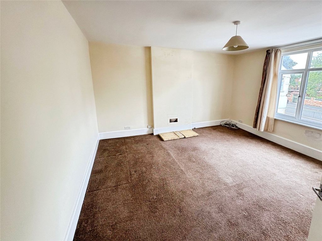 Property photo 3 of 6 Living Room