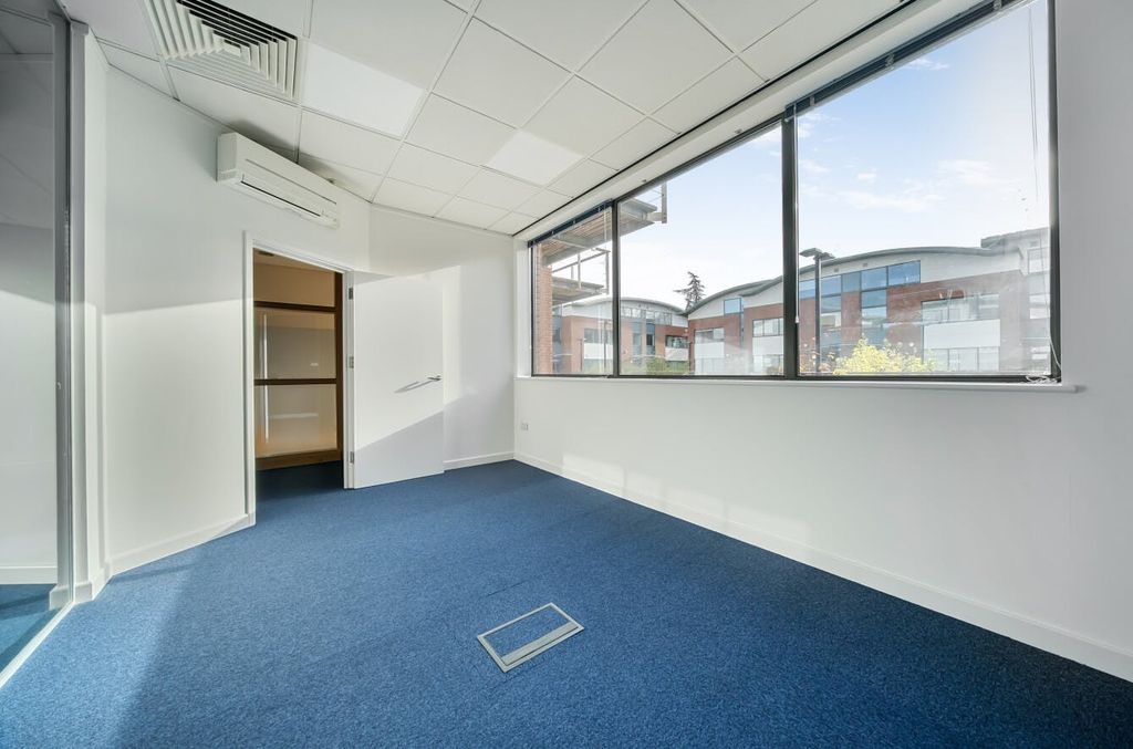 Property photo 3 of 8 137377456915c0Bed357A.Jpg