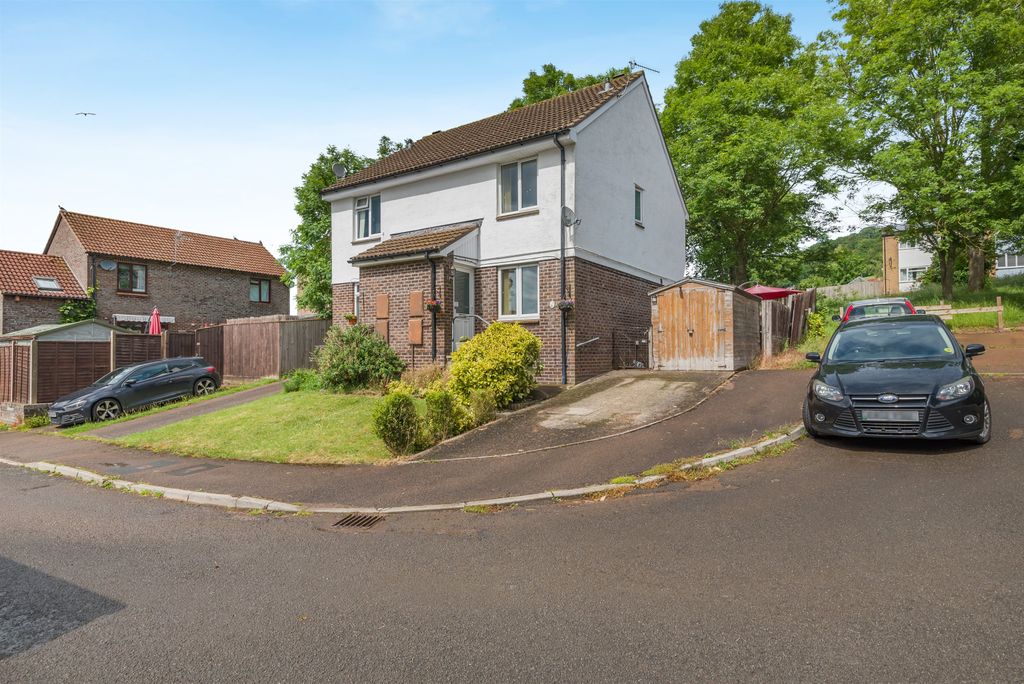 Property photo 1 of 18
