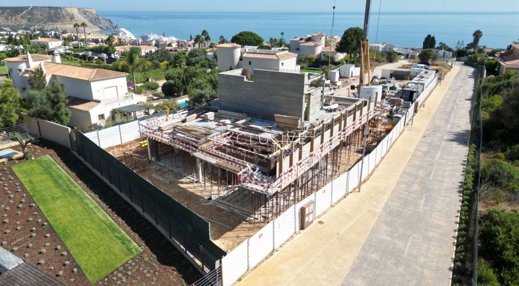 Property photo 1 of 28