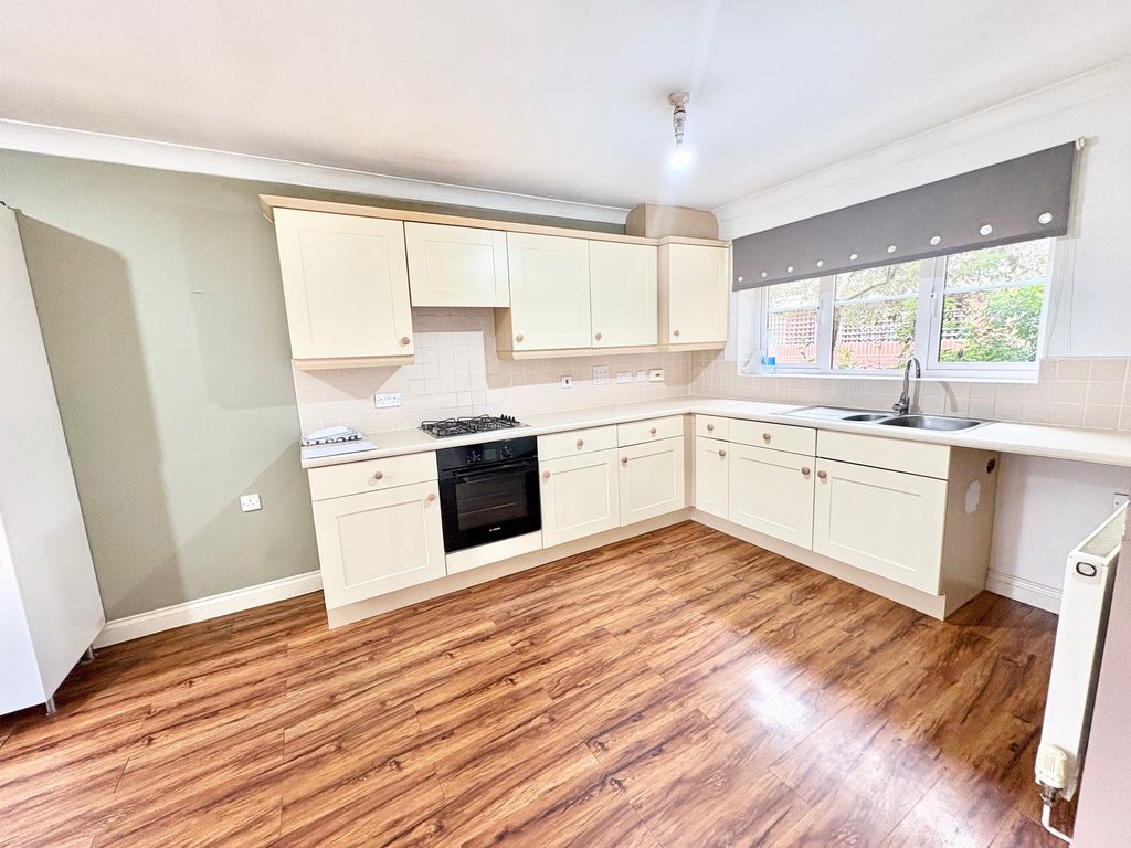 Property photo 3 of 17 Image