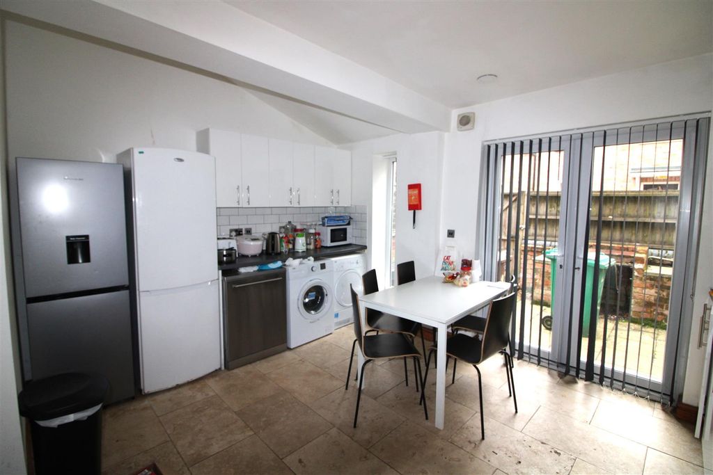 Property photo 1 of 15 Kitchen