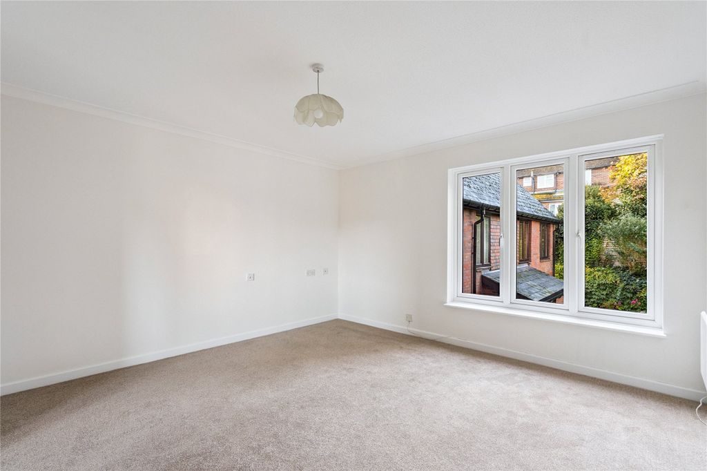 Property photo 2 of 20 Sitting Room