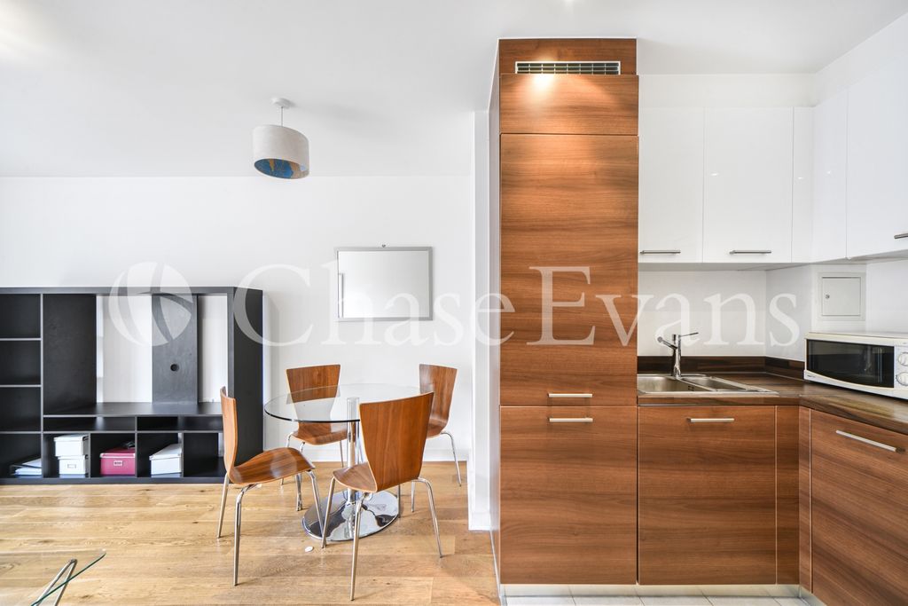 Property photo 2 of 14 Kitchen