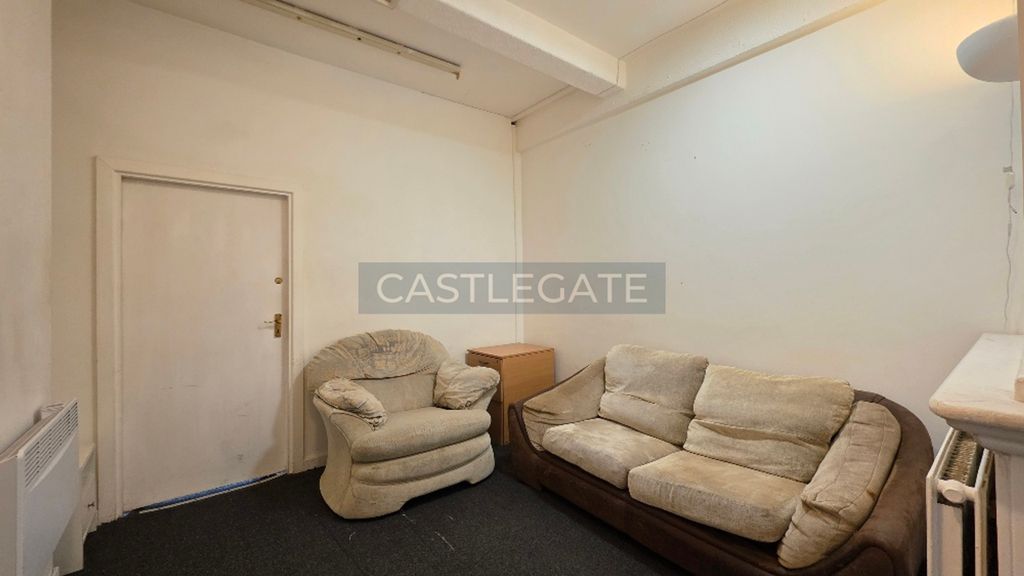Property photo 3 of 9 Flat 1, 16 Manchester Road, Huddersfield, HD1 3Hj (6)