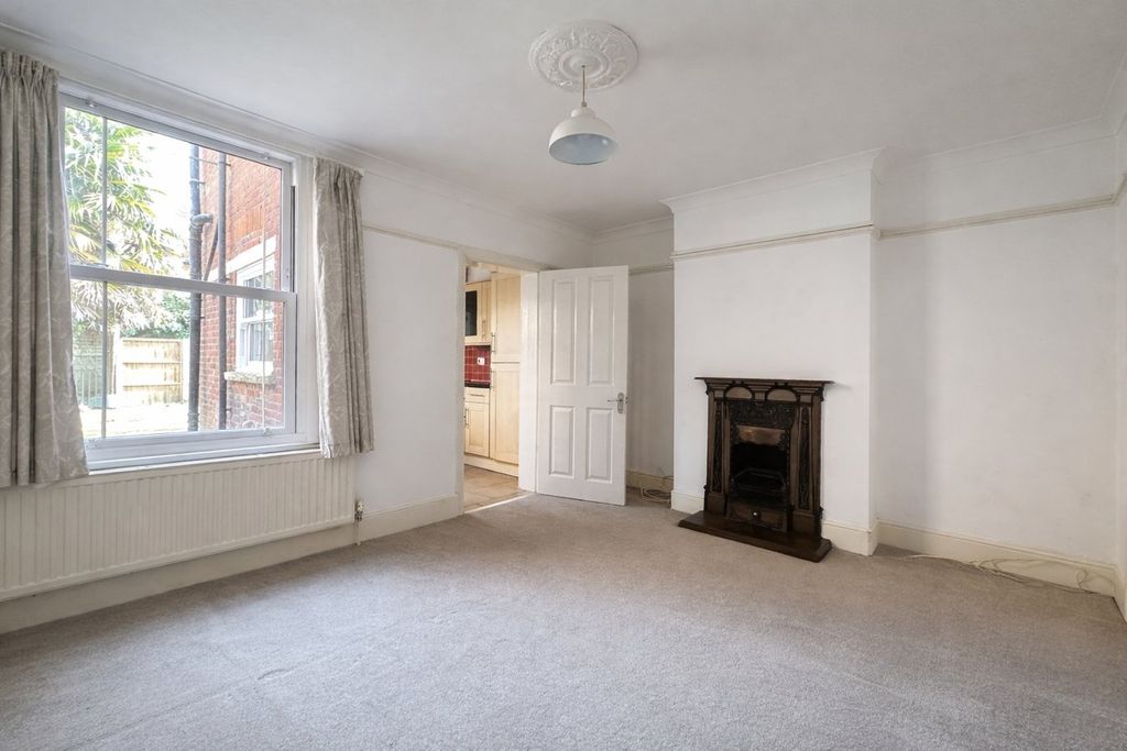 Property photo 3 of 17