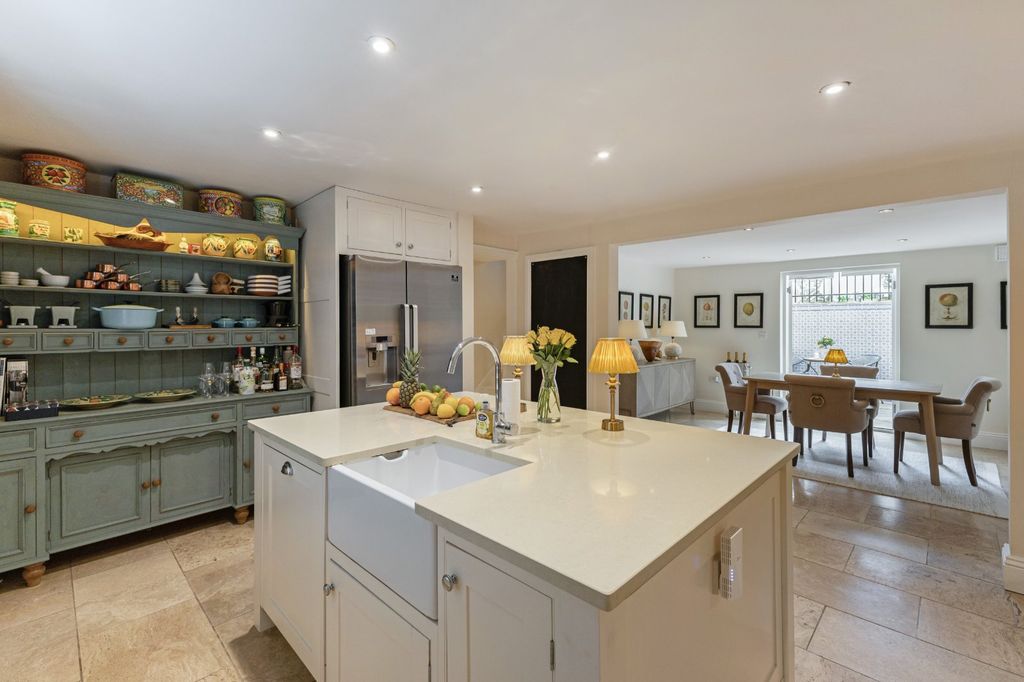 Property photo 3 of 20 Kitchen/Dining