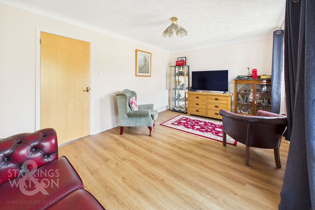 Property photo 2 of 19