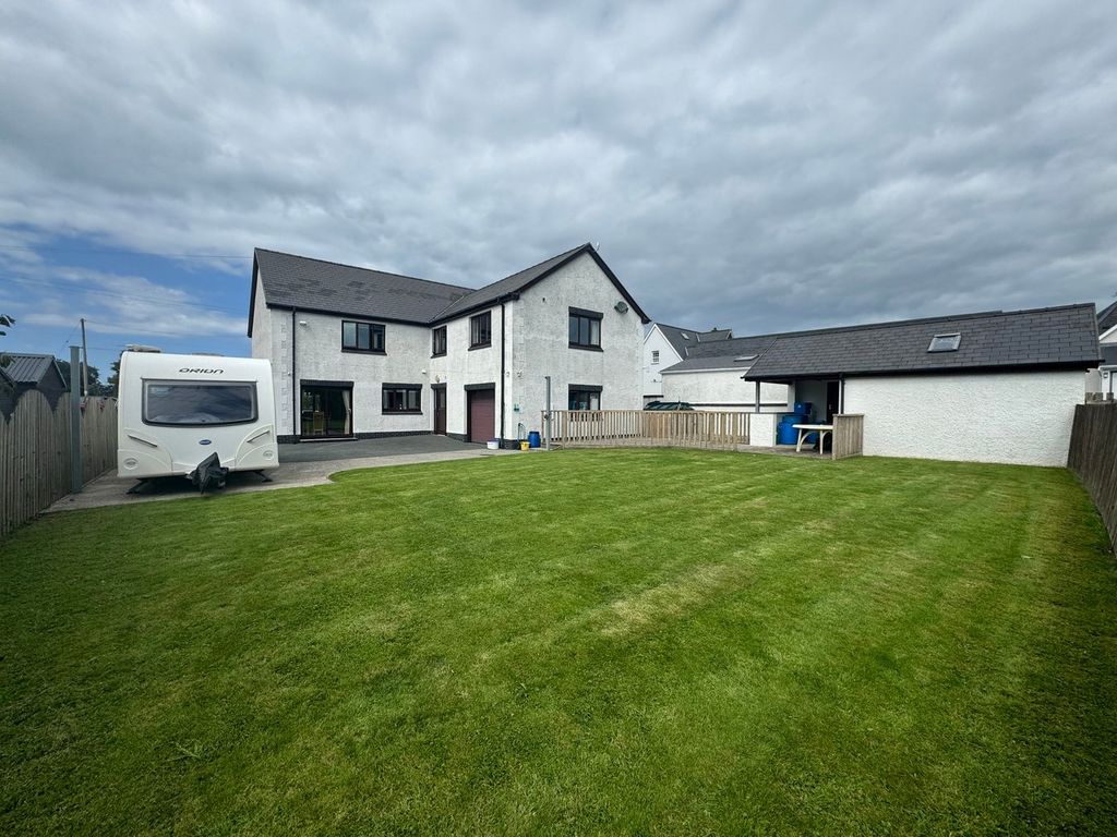 Property photo 3 of 48