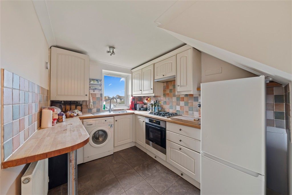 Property photo 3 of 7 Kitchen