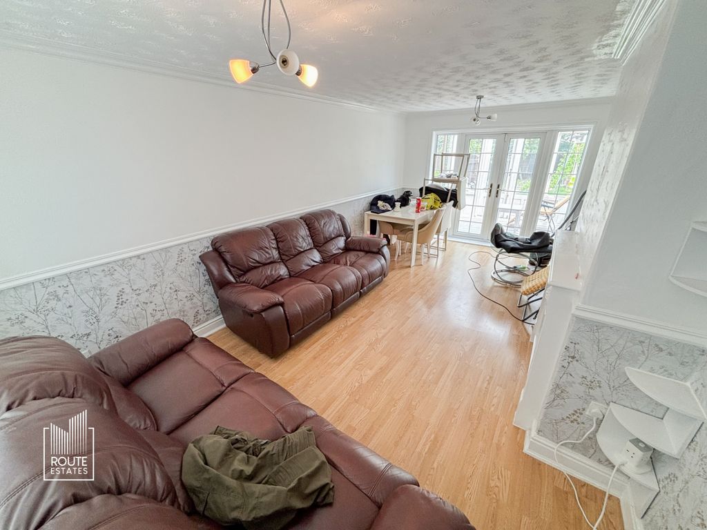 Property photo 3 of 15 Photo 12