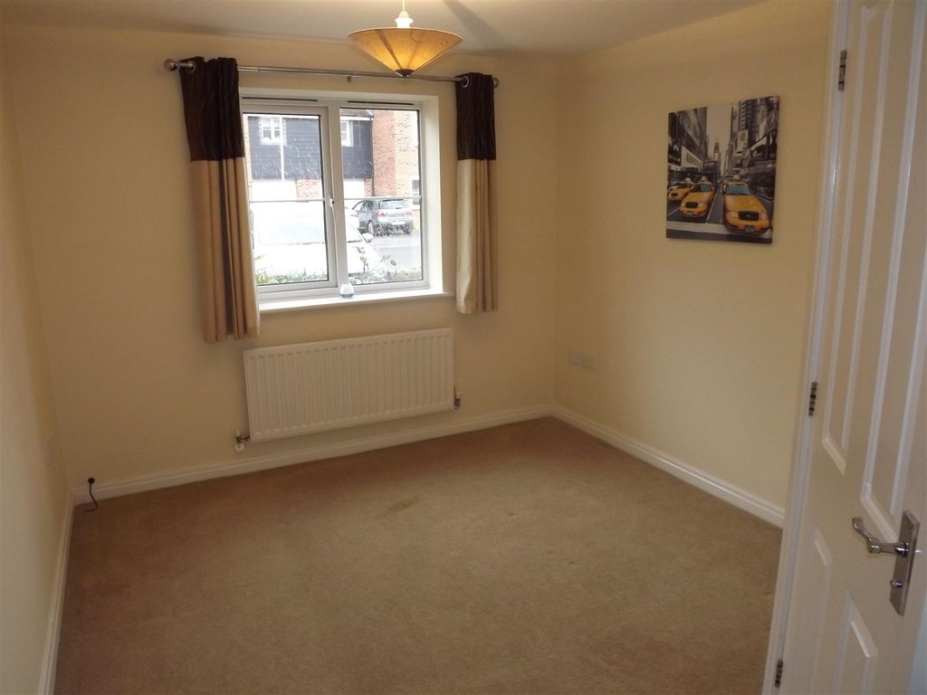 Property photo 3 of 6 Master Bedroom