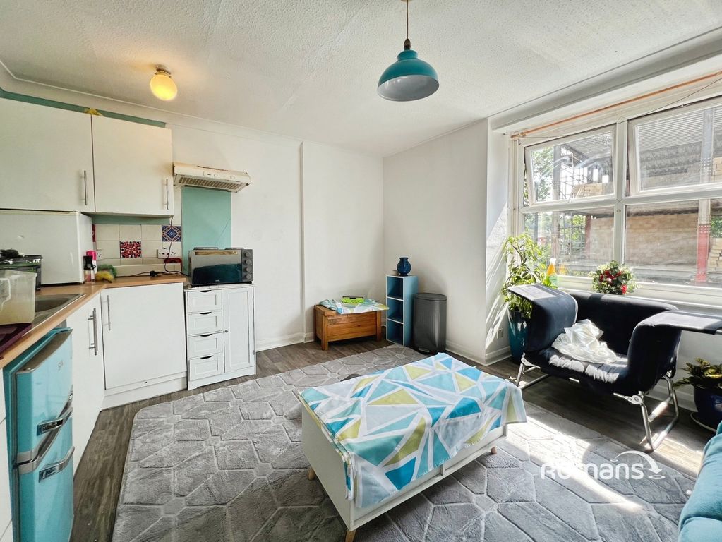 Property photo 2 of 3 Pbox-Img.Jpg