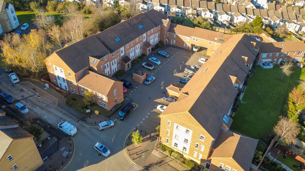 Property photo 1 of 16 4666810