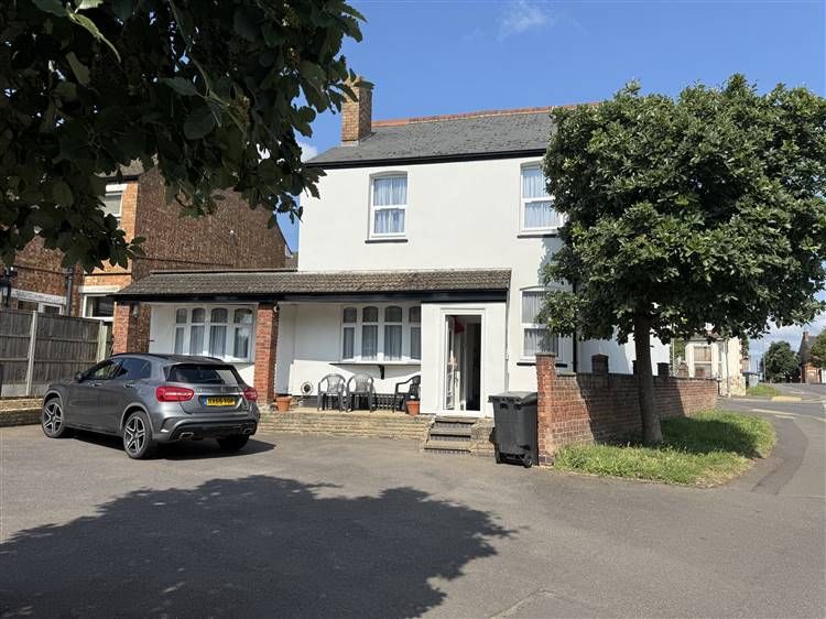 Property photo 2 of 6