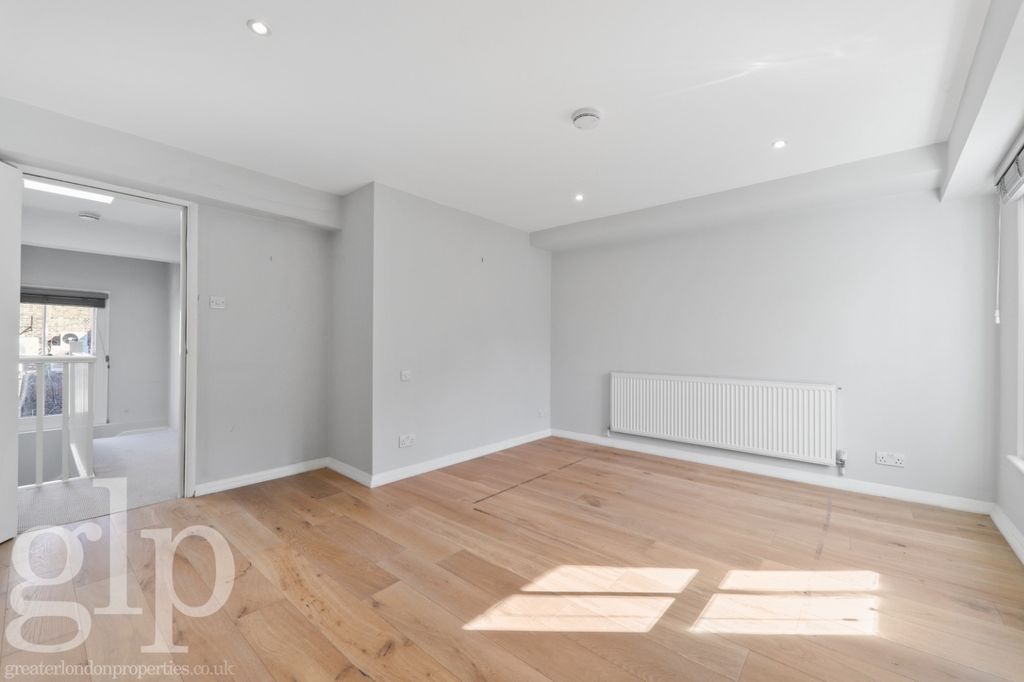 Property photo 1 of 12 973292