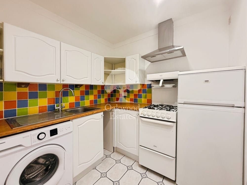 Property photo 3 of 7 Kitchen