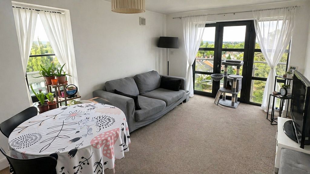 Property photo 2 of 9 Picture No. 10