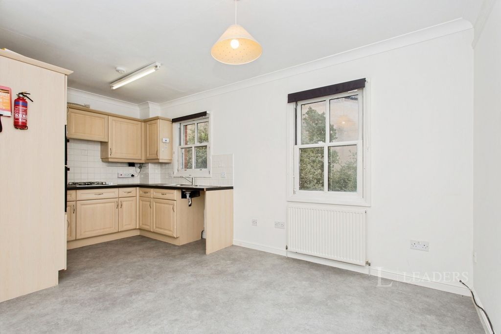 Property photo 2 of 20 Pbox-Img.Jpg