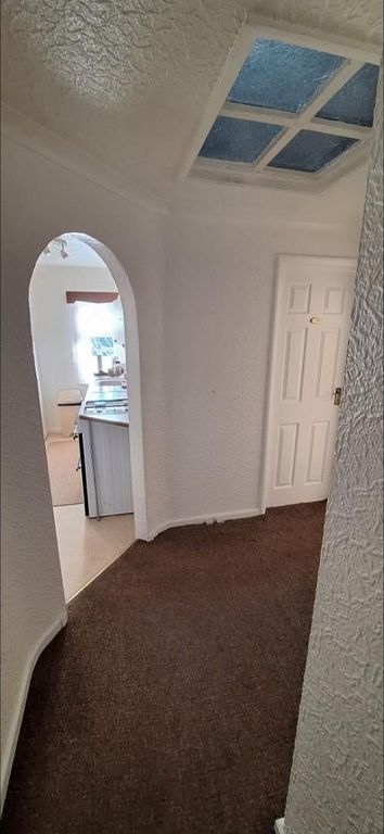 Property photo 3 of 24 Hall2.Jpg