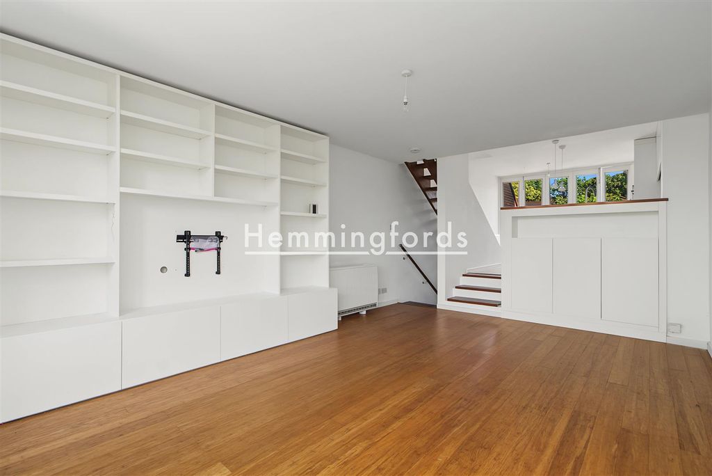 Property photo 1 of 15 Highgate Spinney N8-3.Jpg