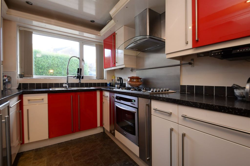 Property photo 2 of 13