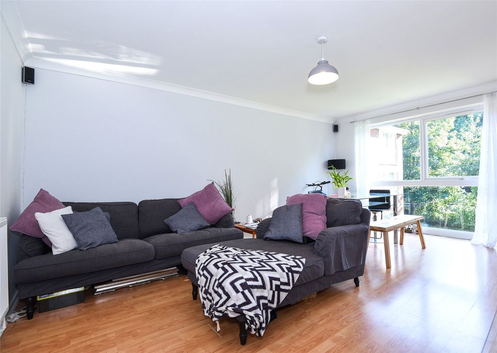 Property photo 3 of 8 Picture No. 11