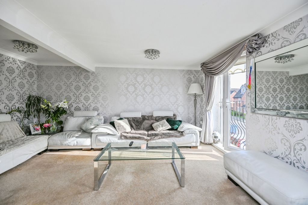 Property photo 2 of 18 Pbox-Img.Jpg