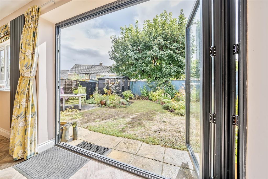 Property photo 3 of 17 Bifold From Snug