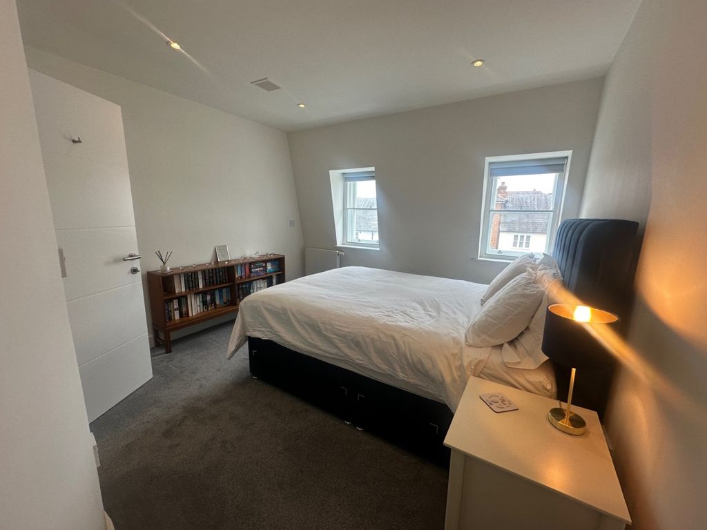 Property photo 3 of 10 Bedroom