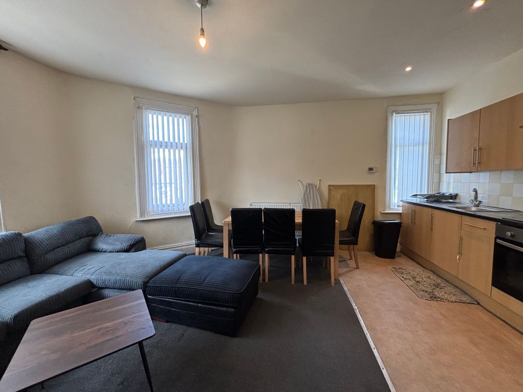 Property photo 2 of 11 Fully Furnished