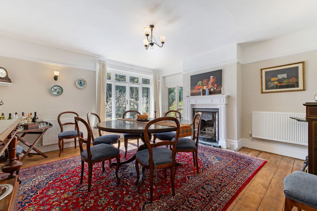 Property photo 2 of 39