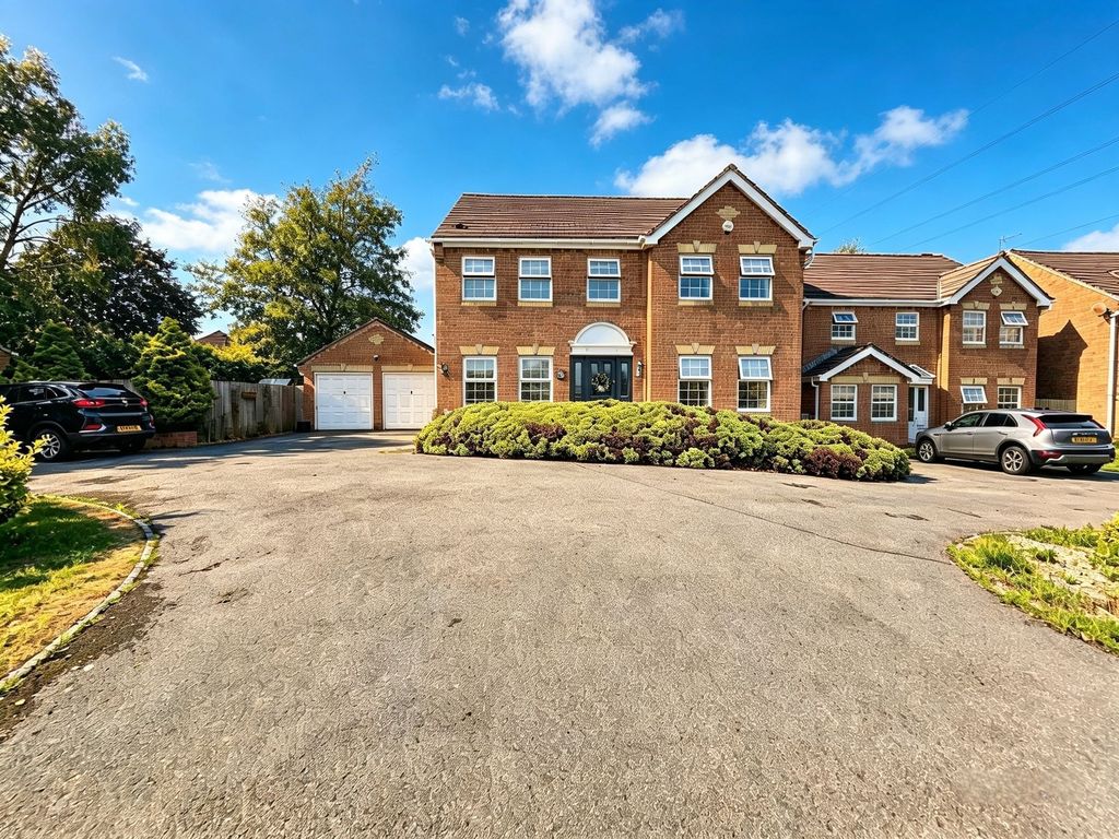 Property photo 1 of 43
