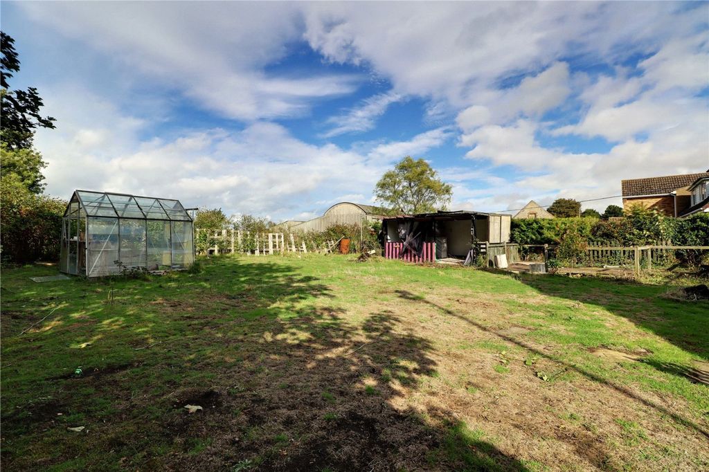 Property photo 2 of 15 Picture No. 14