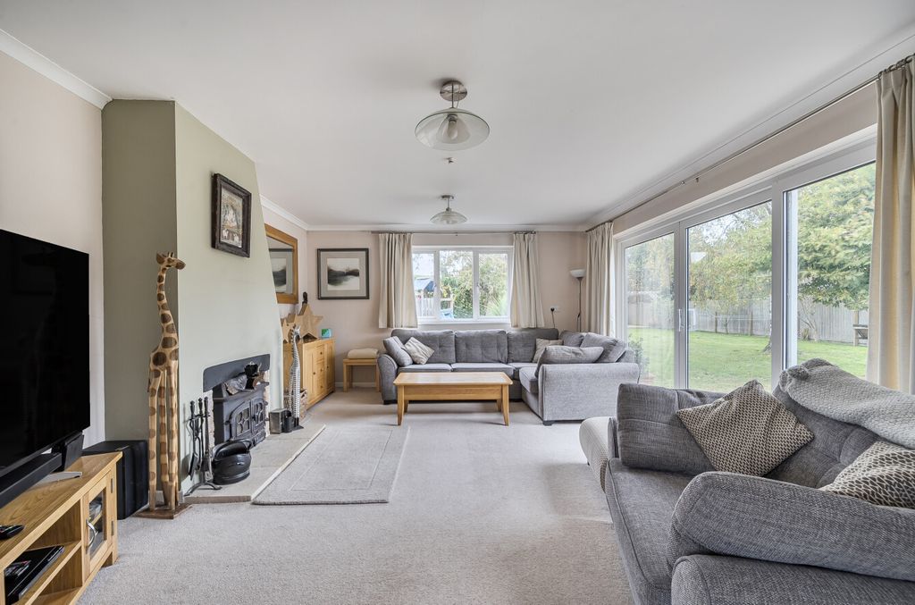 Property photo 2 of 26 Lounge