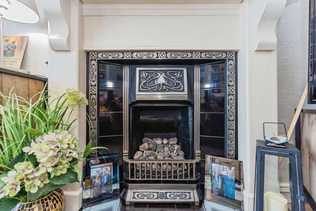 Property photo 3 of 19 Pbox-Img.Jpg