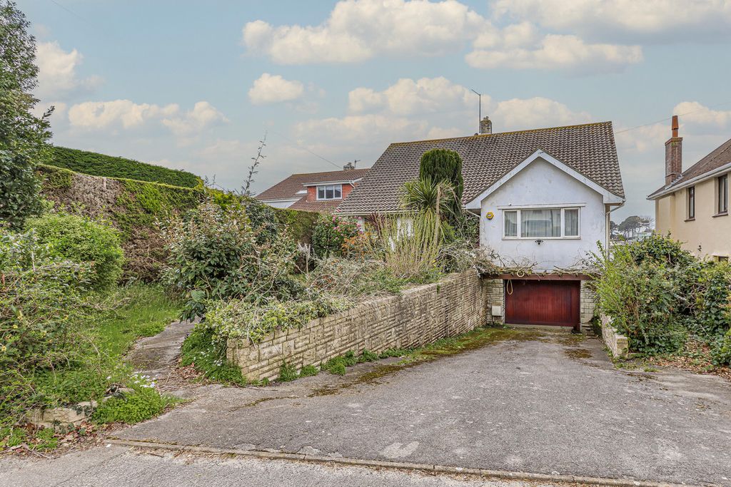 Property photo 3 of 21