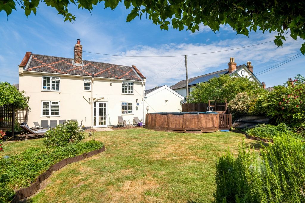 Property photo 3 of 45