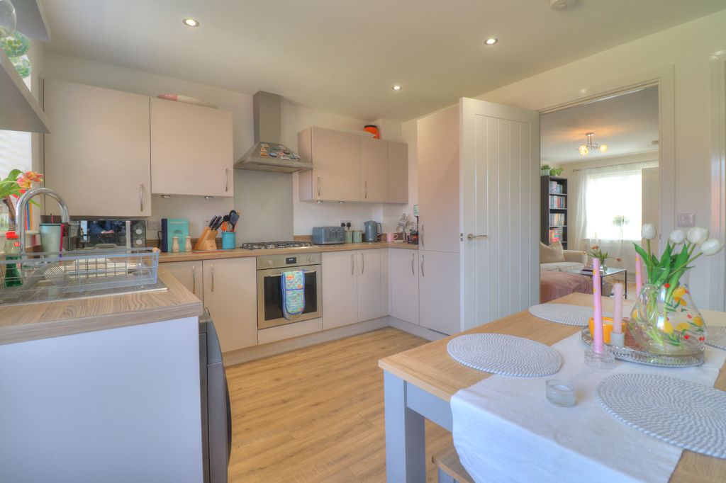 Property photo 2 of 16 Kitchen/Diner