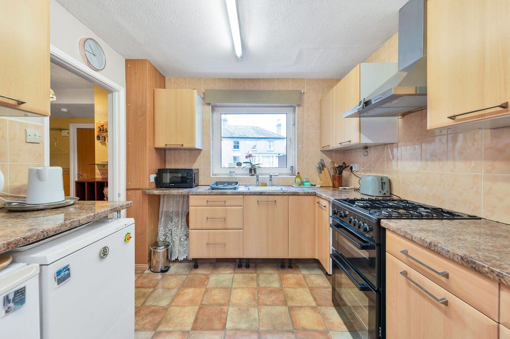 Property photo 3 of 14