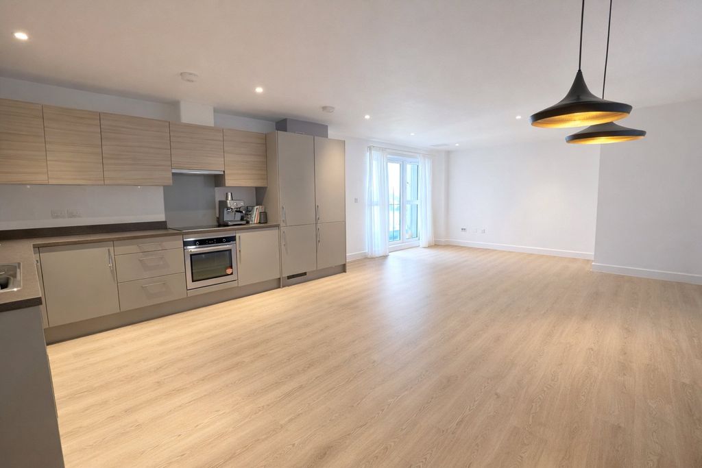 Property photo 2 of 14 Picture No. 35