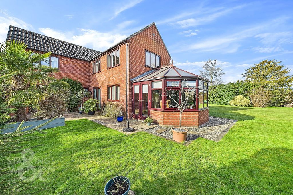 Property photo 2 of 37