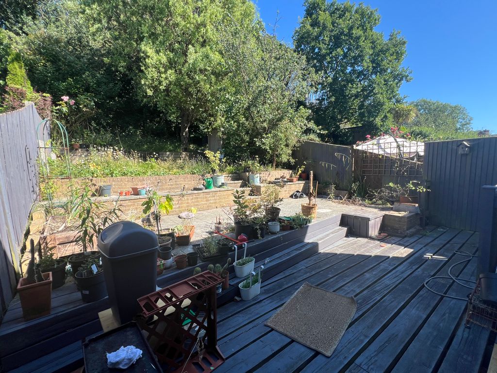 Property photo 3 of 9 Garden
