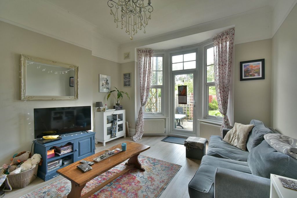 Property photo 2 of 10