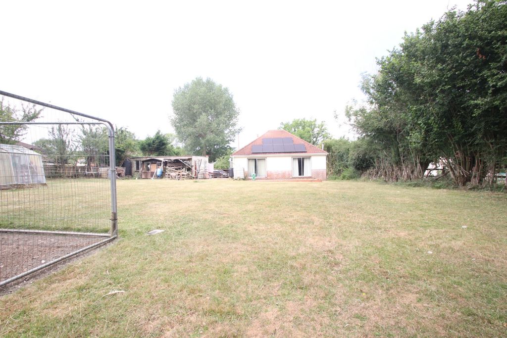 Property photo 3 of 17 Photo 5