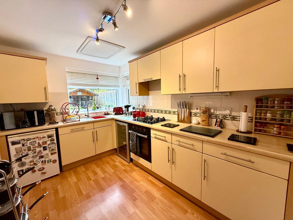 Property photo 3 of 24