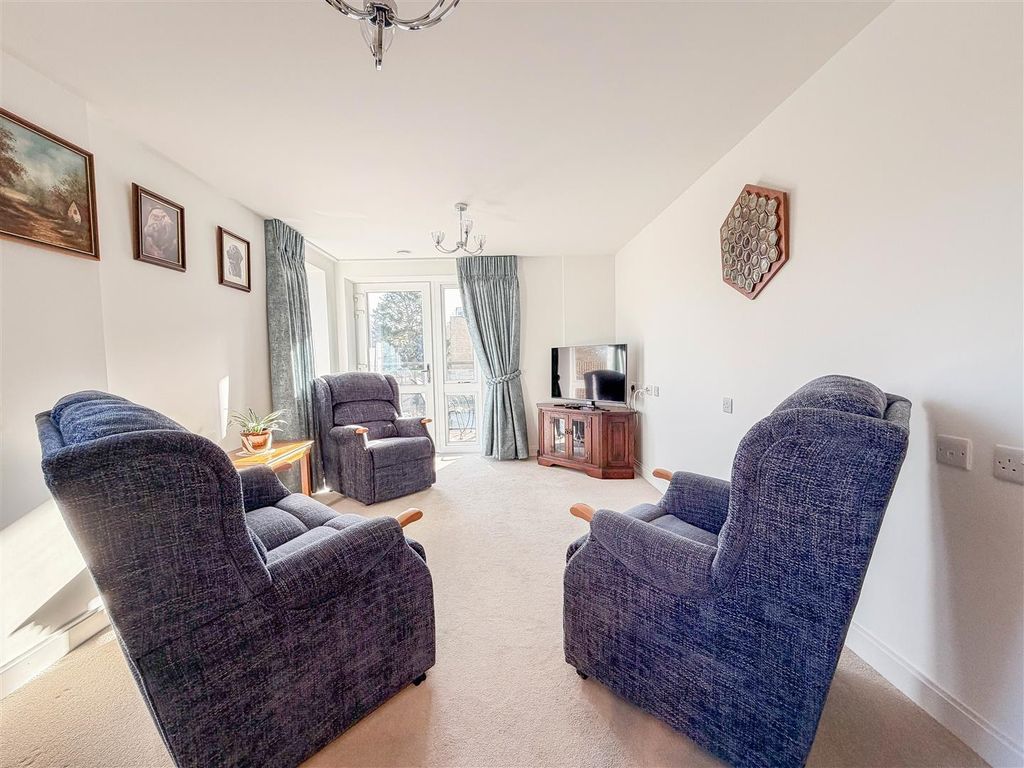 Additional image 15 of 2 bed flat for saleEdward House, Pegs Lane, Hertford SG13